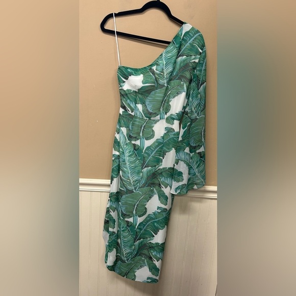 Elliatt Aurora One Shoulder Tropical Green Leaf Print Midi Dress Size S NWT - Picture 2 of 4